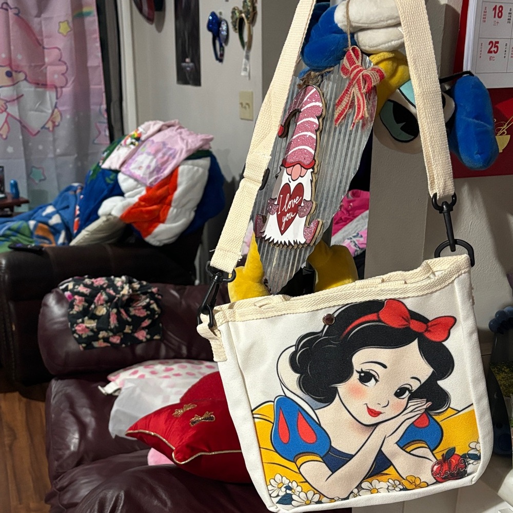 Disney Snow White Crossbody Bag - Cream and Red - Picture 2 of 4